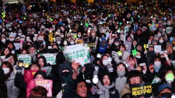 크리스마스 이브에도…“尹탄핵”vs“반대” 집회 열렸다