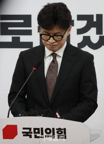 진중권 “한동훈, ‘대선 출마하겠다’고 하면 지지율 오를 것”