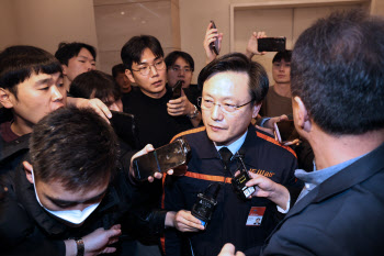 제주항공 김이배 "책임 통감…사고수습·유가족 지원에 최선"