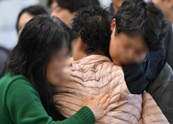 “韓 여객기 화재 179명 사망” 8억 건 조회…중국도 눈물 흘렸다