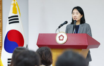 '내란죄' 철회 논란 의식?…헌재, 尹탄핵심판 브리핑 취소