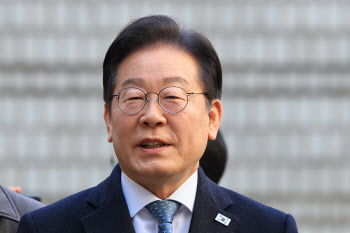 이재명 “與 ‘52시간제’로 반도체법 태클…민주당 가장 보수적”