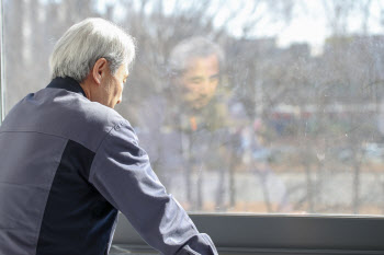 '귀찮고 가물가물' 치매 아니라고?…'이 증상' 보이면
