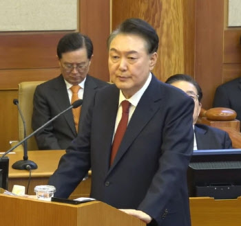 尹 최후진술에…중국 “이웃에 더러운 물 뿌리는 것”