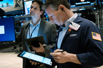 美, 3대지수 동반 급등…S&P·나스닥 2%↑