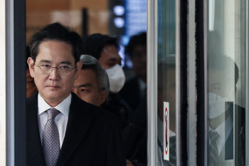 이유있는 이재용 ‘독한 삼성’…“반도체 봄 가까이”