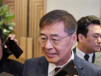 LG화학 신학철 “석화 R&D 세제 필요…정부 후속조치 큰 기대”