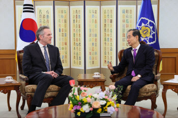 알래스카 주지사 “미국산 LNG 사야 관세 논의도 가능”