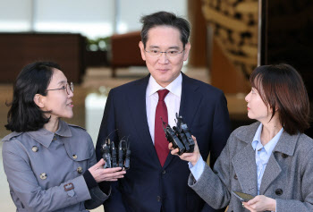 샤오미·BYD 방문, 시진핑 만난 이재용…中 일정 마치고 귀국
