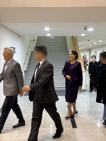 문재인 전 대통령 부부, 임윤찬 보러 통영 찾았다