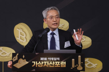 “무역은 ‘달러 스테이블코인’으로, 국내 거래는 ‘원화 스테이블코인’으로"