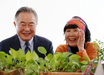 “지친 그대에게…놀멍쉬멍 제주올래 폭삭 속았수다”
