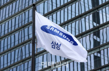 트럼프 “中 관세 상당히 내려갈 것”…삼성전자 1%, 하이닉스 3%↑
