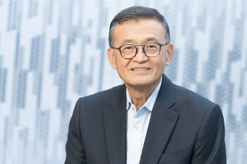 "최대 적은 관료주의"…인텔, 2만명 구조조정 나설듯(종합)