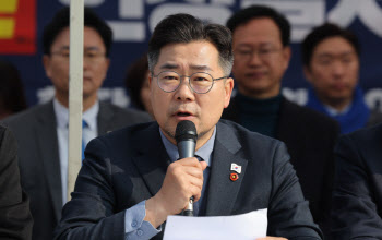 박찬대 “한덕수, 대선 출마 자격도 능력도 없어…망상 버려야”
