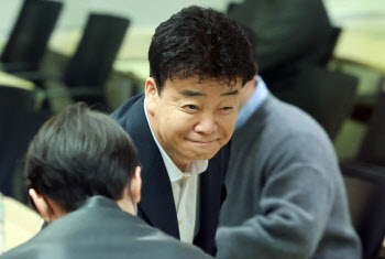 '산업용 금속' 도구, '식품용'인 척 쓴 백종원…경찰, 수사 착수