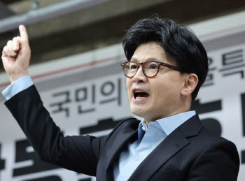 한동훈, 손편지로 “이재명과 ‘개싸움’…감당할 사람 저 뿐”