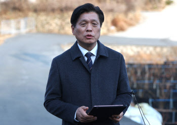 고법, 李 선거법 재판 대선 뒤로 연기…민주 “당연한 결정”