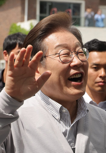 "대선후보·당선인까지"…법사위, '대통령 재판중단법' 의결(상보)