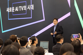 가전 라이벌 삼성·LG, TV 전선 확대…OLED 1위 쟁탈전