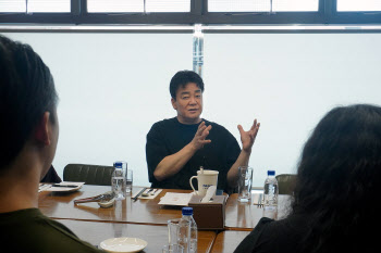 백종원 "가맹점 상황 개선 1순위"…300억 마케팅·점주에 사용