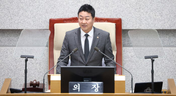 '양우식 성희롱 논란'에 대신 고개 숙인 김진경 경기도의회 의장
