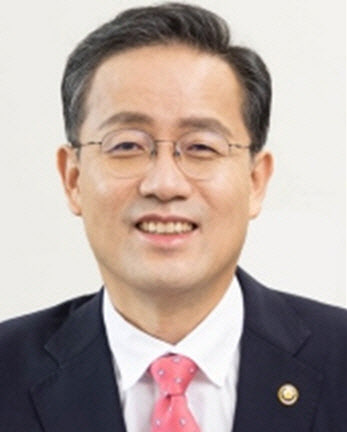 기재부 1차관에 이형일 통계청장…“위기에 강한 인물”