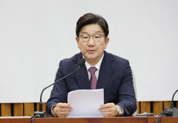 권성동 “대통령·총리·비서실장 모두 전과자…‘죄인주권정부’