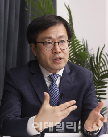여한구 통상본부장…3년 만에 공직 복귀한 통상전문가