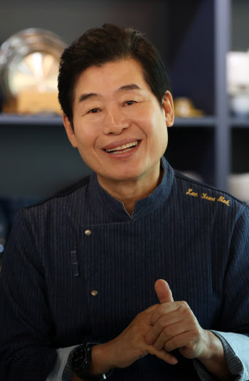 "후각 잃었지만 금식하며 미각 단련"..고난까지 요리한 중식 대가