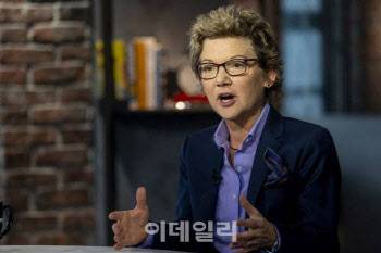 연준 이사 분열 뚜렷…월러 "7월 내려야" vs 데일리 "가을 적절"