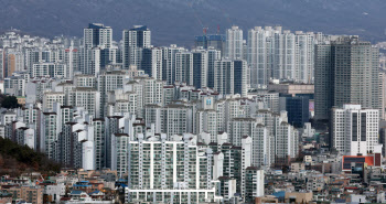 서울 아파트 전세 절반이 갱신권 썼다…2022년 3분기 이후 최대