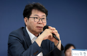 국정위 "부처별 업무보고 실망스러워…국정철학 이해부족"