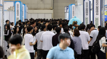 전자과→반도체시스템과…68개 직업계고 학과 개편 지원