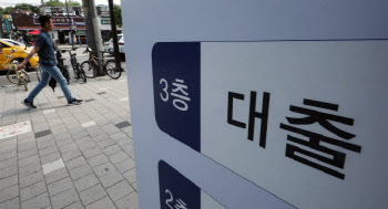 ‘소상공인 채무조정’ 꺼내든 정부…‘숨통’ 전망 속 박탈감 유발도