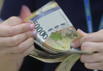 대통령 '코스피5000 공약'에 주식형펀드로 뭉칫돈