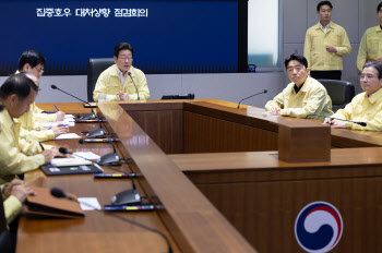 李대통령 “국민 생명 지키는 데 과함 없어”…오산 사고 직접 챙겨