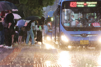 전국 주말에도 집중호우…7000명 대피 시설피해 속출
