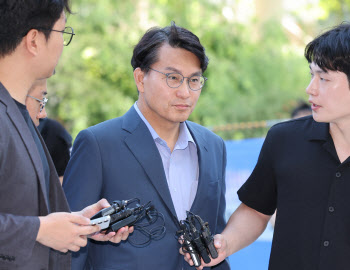 김건희 특검 출석한 윤상현 의원 "진실·성실하게 임할 것"