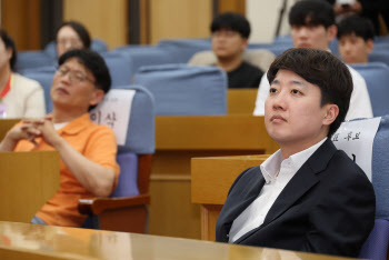 특검은 2차 압색, 가동되는 윤리특위…코너 몰린 이준석