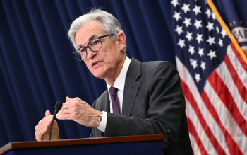 9월 금리인하도 글쎄…매파적 파월에 S&P500 이틀째 하락