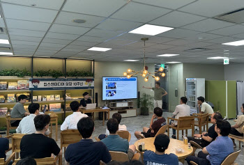 칩스앤미디어, 코스닥 상장 10주년..."기술기업 가치 입증"