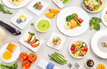 대한항공, 특별 기내식 7종 리뉴얼…"기내식도 건강하게"