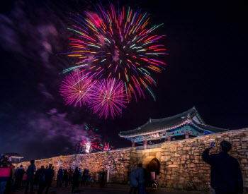 "아이 동반 여행지 고민이라면?"…가족 축제로 돌아온 '해미읍성'
