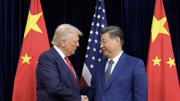 트럼프·시진핑 ‘세기의 담판’…“환잉” 함성 속 100분 회동 종료(재종합)