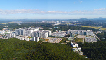 LGD, 3Q 영업익 4310억원…4년만에 연간 흑자 달성 확실시(종합)