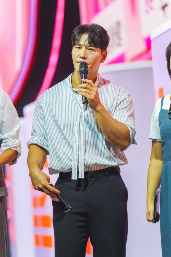 김종국 "사랑에 빠지고 상처받는 과정 과몰입…'욱'하기도 해"