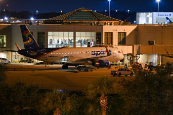 한달 넘긴 셧다운에 美 항공안전 비상…“필요시 공역 폐쇄”