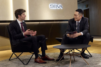 샘 올트먼, 이준표 SBVA 대표와 韓 다큐 최초 단독 인터뷰