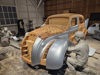 "철판 두드려 차 만들었죠"…세계 1위 완성차 '토요타'의 시작